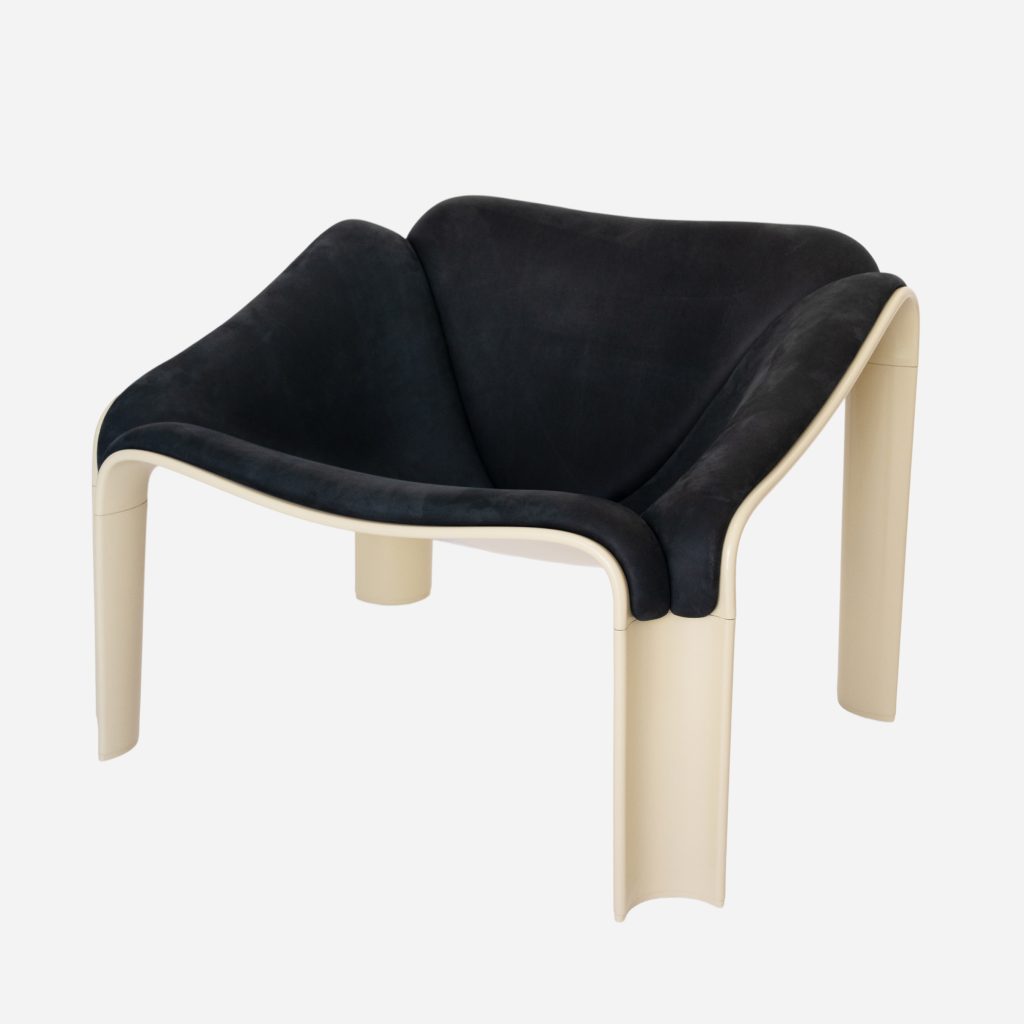 GUBI F300 LOUNGE CHAIR